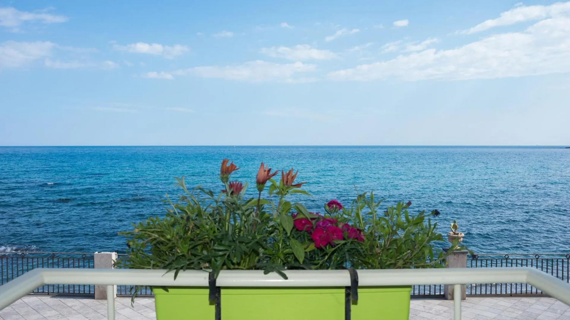 Joanna Studio Flat Giardini Naxos Itália